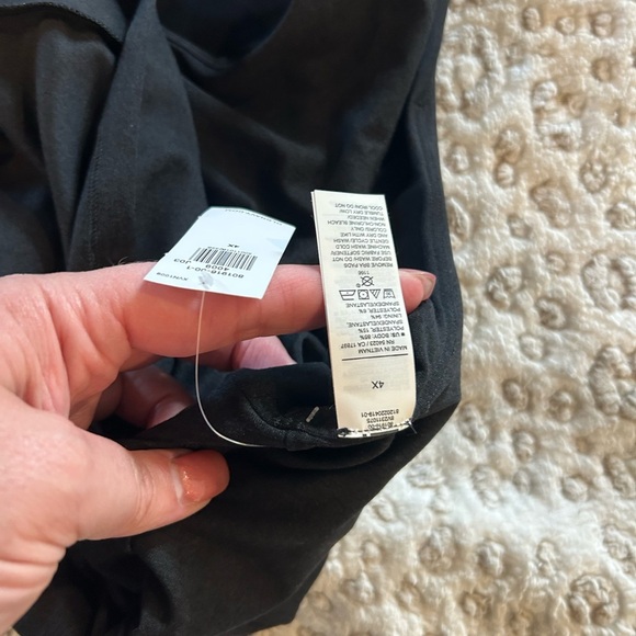 NWT Old Navy Women’s Plus Size 4X Sports Bra - Picture 3 of 7